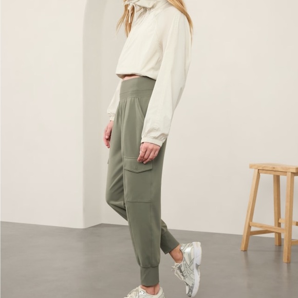 NWT Athleta Venice High Rise Jogger size XS - Picture 3 of 8